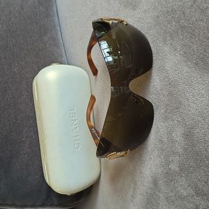Chanel Tortoise  Sunglasses w/ original case 4124 c.125/73 120 3N $1250 MSRP